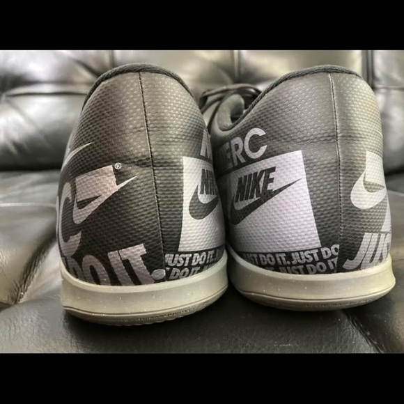 Men’s size 11Nike indoor soccer shoes - Picture 5 of 9
